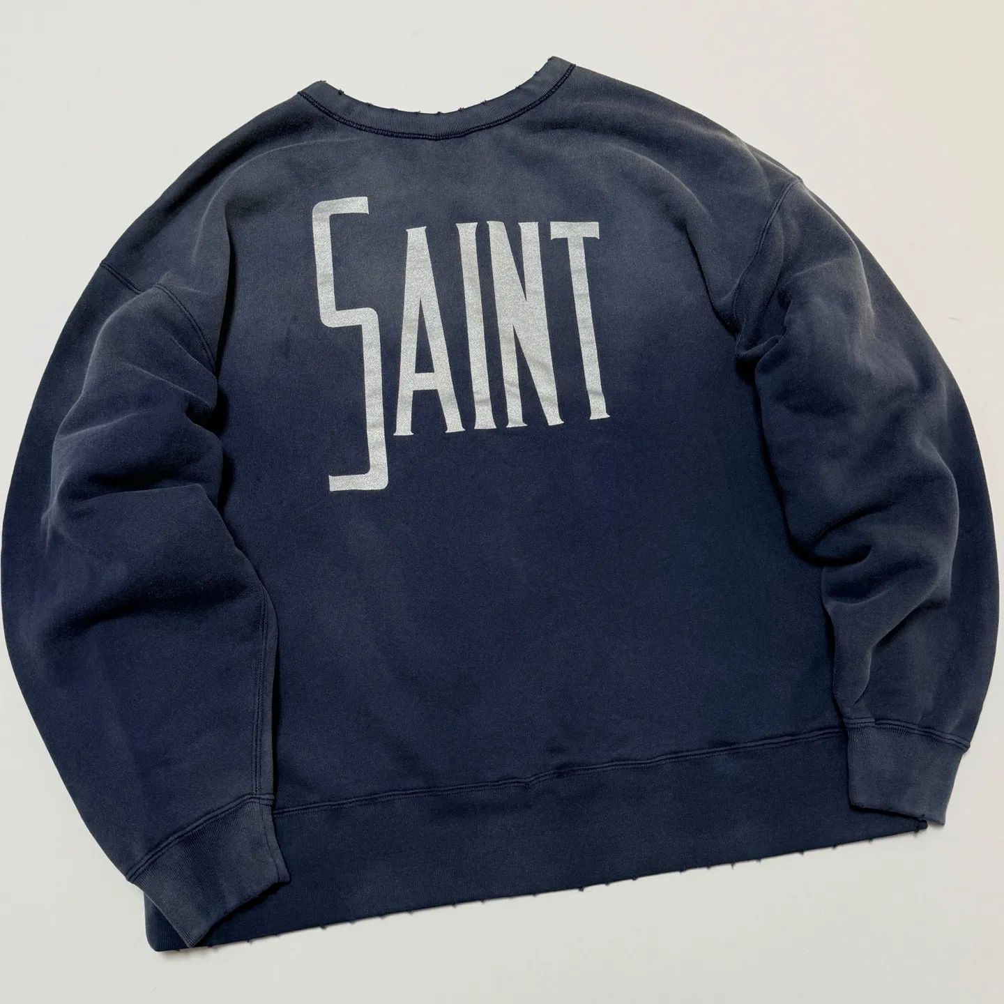 SAINT M×××××× Disney FANTASIA DNF_CREW N SWEAT/FANTSIA Mickey distressed sweatshirt, washed blue S-XL Assute dyed ready-made clothing, oxidation and fading, multiple washes to make the old wormhole damage treatment, simulated sun fading treatment, natural fading, customized Disney cooperation wash mark, correct main mark